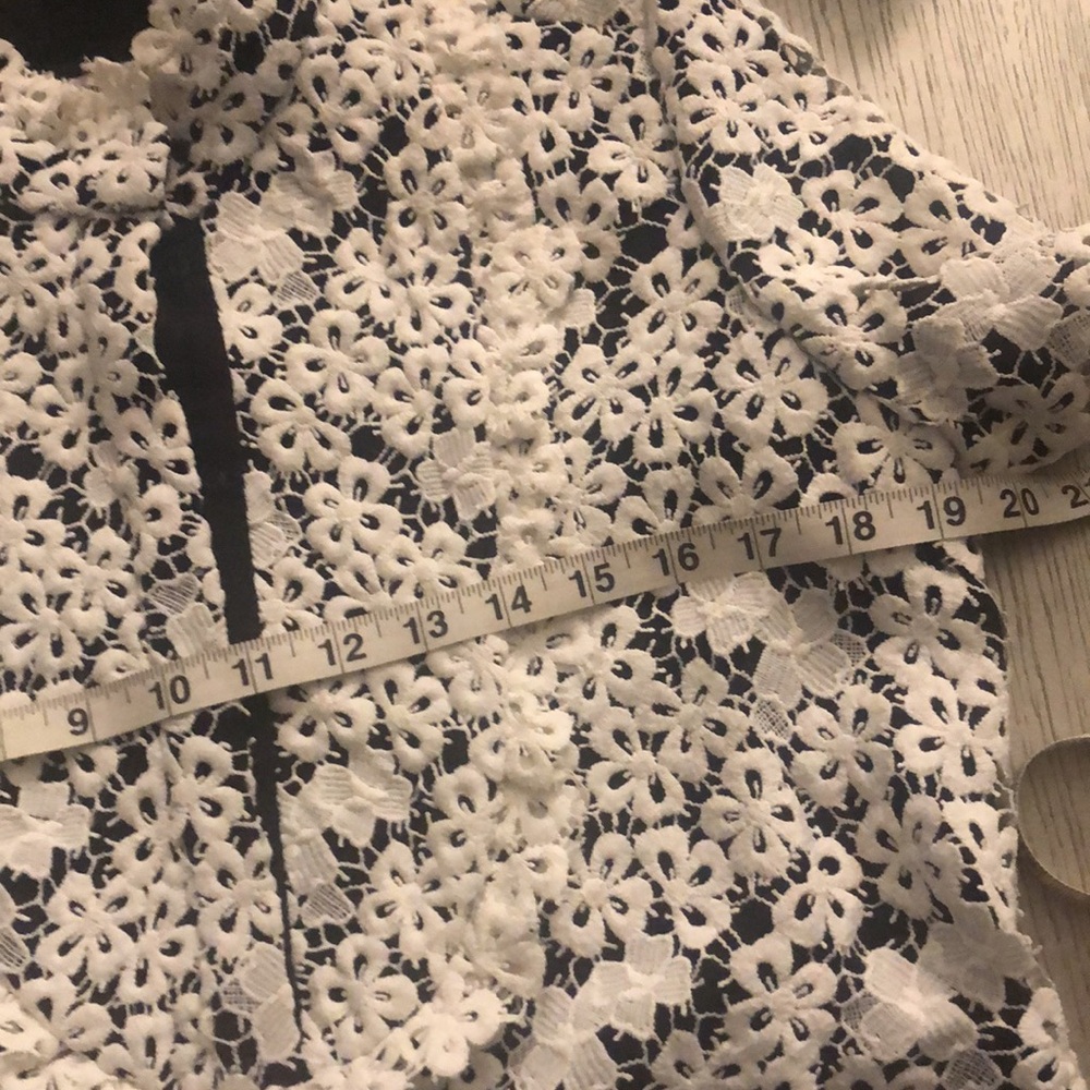 Erdem Elegant White and Black Lace Women's Top Size 10 - Picture 7 of 14